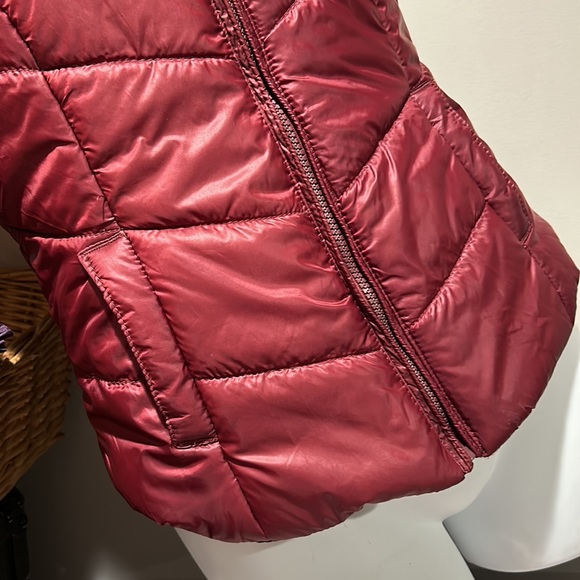 Zip Up Aeropostale Puffy Vest Cranberry Color - Picture 8 of 14